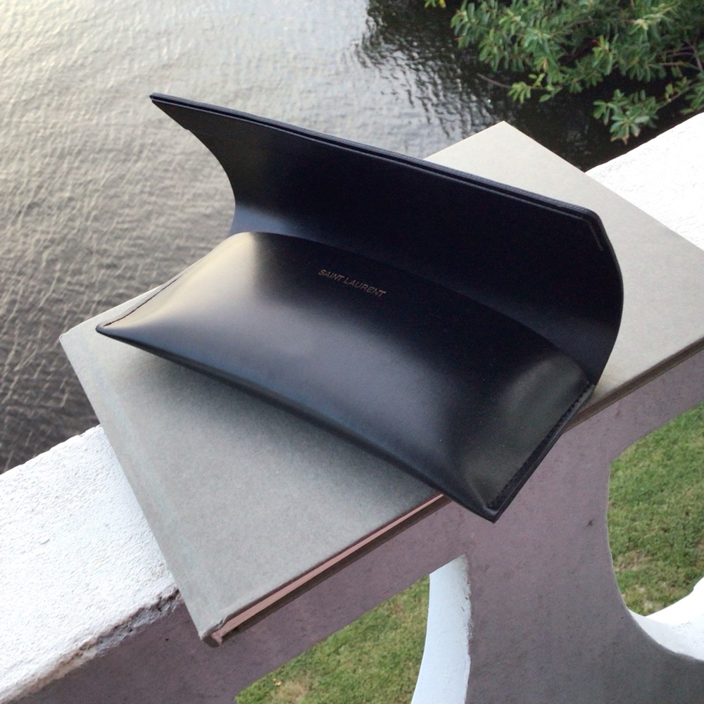 St. Laurent Clutch or Case with Magnetic Closure - Picture 5 of 14
